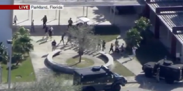 Li DYA ji ber êrîşa li lîseyekê 14 kes mirin