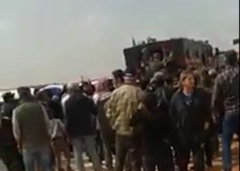 Şêniyên Efrînê ku li kampa Berxwedan dimînin alîkariya hêzên Rûsyayê redkirin