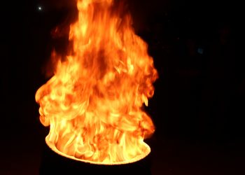 Qamişlo bi diroşmeya “Berxwedana Efrînê newroza gelaye” newroz pîroz kiri