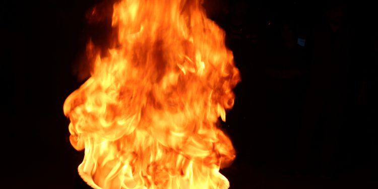 Qamişlo bi diroşmeya “Berxwedana Efrînê newroza gelaye” newroz pîroz kiri