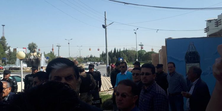 Mamoste Hewlêrê tevî hemû astengiyan ev sê roje li ser piyane