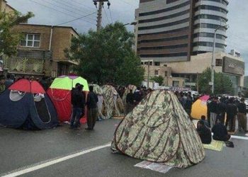 Greva li Rojhilatê Kurdistanê belav dibe. Çalakvanan kon vedan