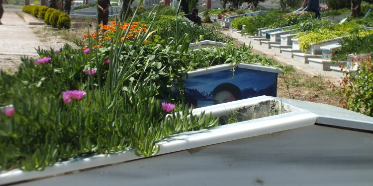 Şervanên YPG’ê û YPJ’ê şehîdêd Qereçoxê bibîranîn