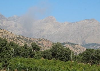 Balafirên şer ên Tirk gundên Qedîlê bombe dikin