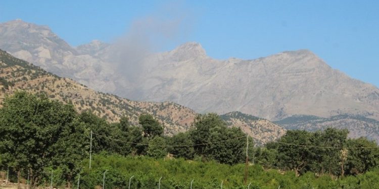 Balafirên şer ên Tirk gundên Qedîlê bombe dikin