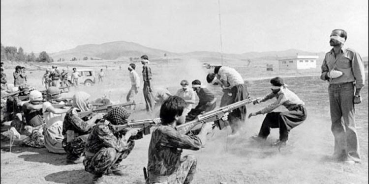 Beriya 35 salan 59 ciwanên Kurd ji aliyê hikometa Îranê ve hatin gulebarandin