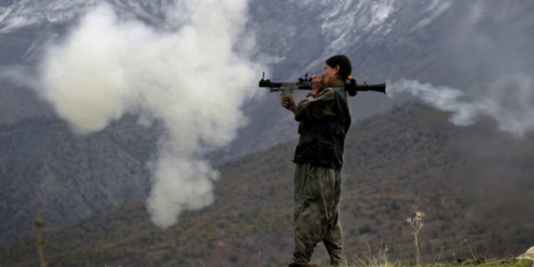 Li dijî wesayîta leşkerî çalakÎ, herî kêm 2 leşker hatin kuştin
