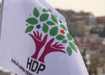 Di mehek û nîvê de 57 êrîş û 208 binçavkirin li dijî HDP’ê hatine kirin