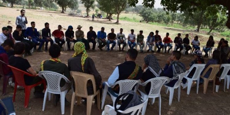 Ciwanên Şingalê serdana mertalên zindî kirin