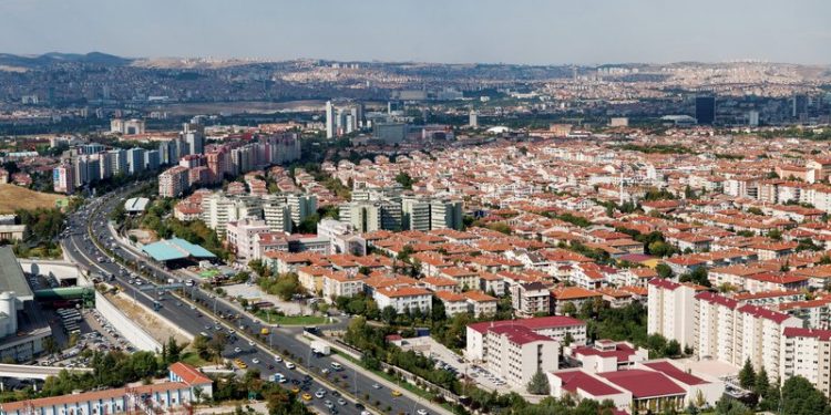 Li Enqerê teqînek dijwar rû da