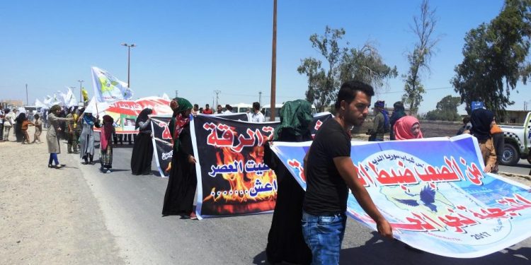 Li dijî dagirkeriya dewleta Tirk ciwanên Reqayê meşek li dar xistin