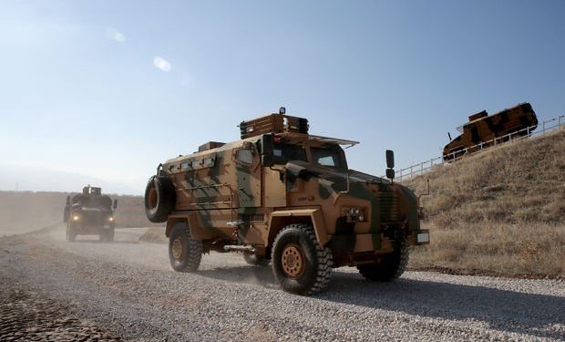 Maşîneyek eskerî qulibî 2 esker mirin 7 jî birîndar bûn