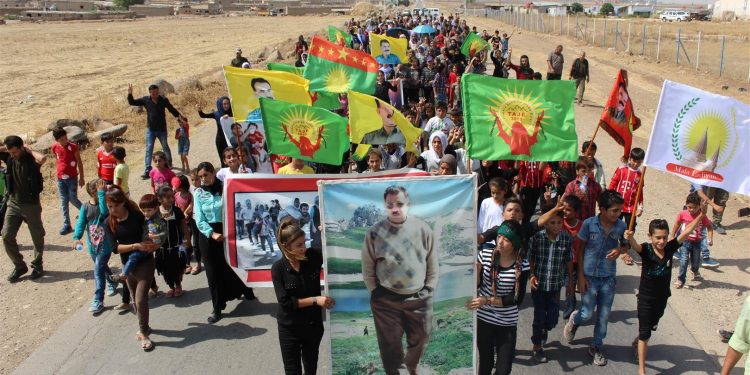 Fermana Şengalê li kampa Newroz hat bibîr anîn