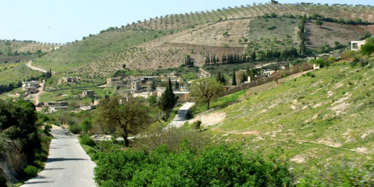 Welatiyên gundê Satya yê Efrînê li hermber çeteyan derketin