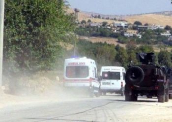 Li Nisêbîn seyarek zirxî hat teqand