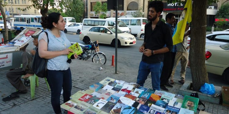 Ciwanên Silêmaniyê di roja 3’an standa pirtûkan berdewam kirin