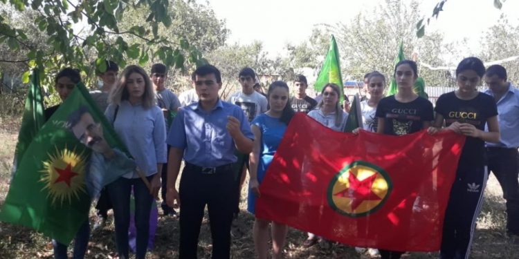 Ciwanên Kurd li Rusya tecrîda ser Rêber APO şermezar kir