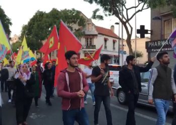 Ciwanên Kurd li Parîsê ji bo Rêber APO meşiyan