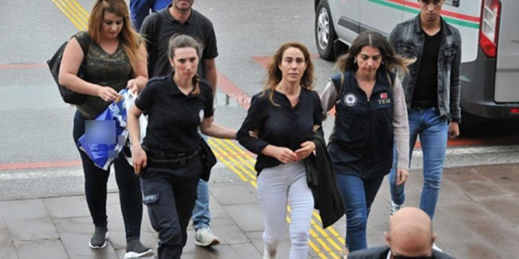 Ozan Canê ji bo Merkel name nivîsî