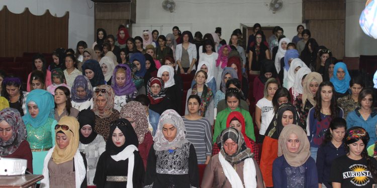 Seminera Jinên Ciwan hemberî Qomploya Navnewetî destpê kir