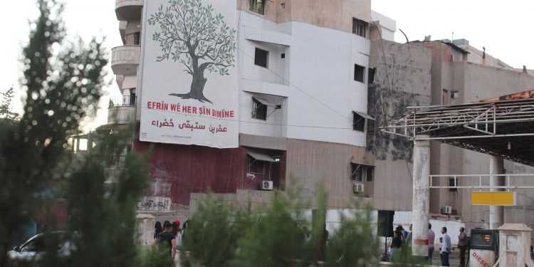 Dara “Efrîn wê her şîn bimîne” hate dalqadin