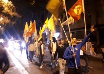 Ciwanên Marsilya bi fîşekên hewaî meş li darxist