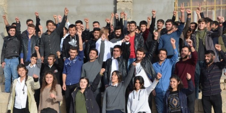 Ciwanên Mexmûr: Divê em her derê bikin qada serhildanê