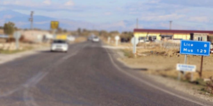 Li Licê qedexeya derketina derva hat rakirin.