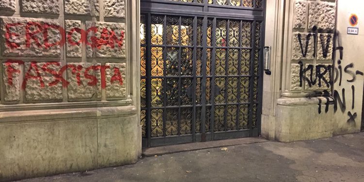 Ciwanên Katalan; ”Faşîst Erdogan” û ”Bijî Kurdistan”