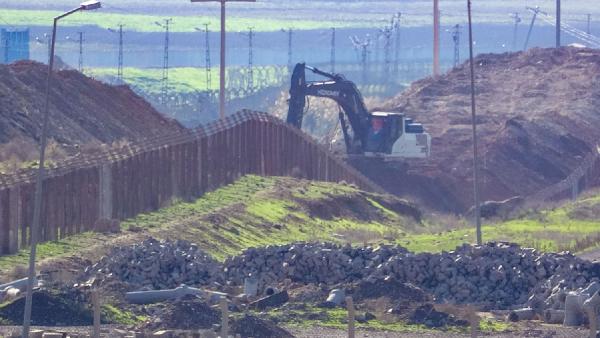 Tirsa Dewleta Dagirker yê AKP ji YPG’yê; Dest Bi Kolandina Xendekan Kirin