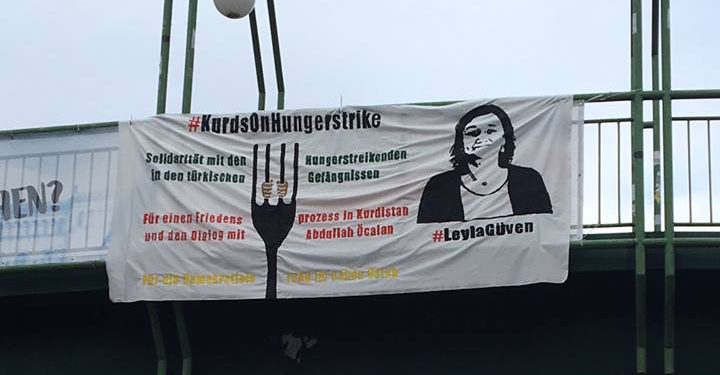 Xwendekarên Kurdistan’ê li dijî tecrîdê çalakiya panqartê li dar xistin