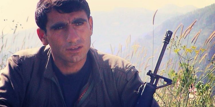 EZ Dİ KENÊ TE DE HÊVİYÊN ZAROKÊN VÎ WELATÎ DİBÎNİM