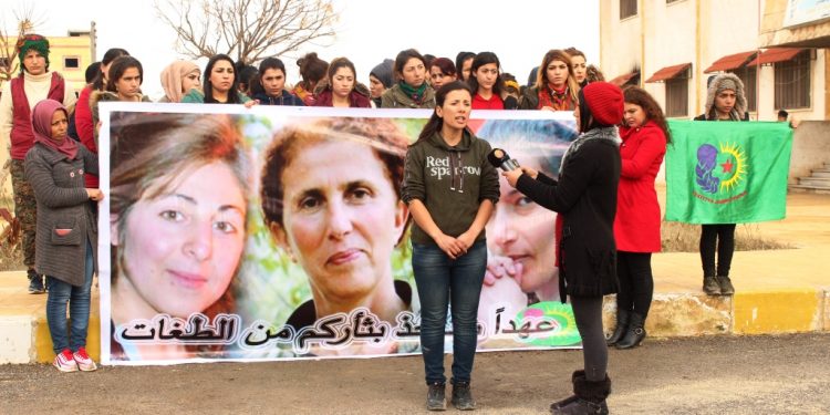 Yekitiya Jinên Ciwan li Kobanê 3 Jinên li Parîsê hate qetilkirin bibîranî