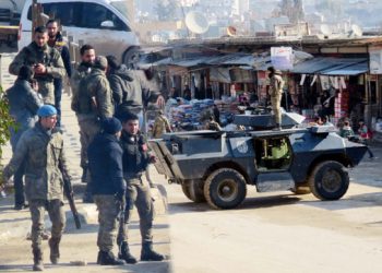 Leşkerên Dakirker ê Tirk li Efrîn’ê dîmena sala 90’ê yên Bakur da