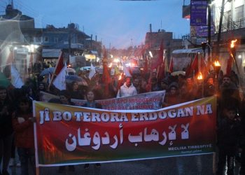 TCŞ a Sûriyê li dijî tecrîdê meşek li darxistin