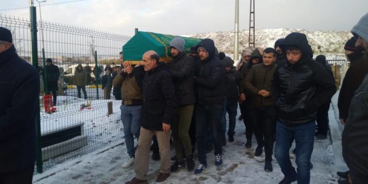 Ji cenazeya gerilayên azadî re deriyên mizgeftê hate girtin