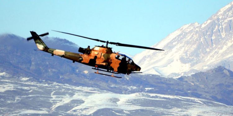 Balafirên şer ên dagirkeriya Tirk derdora gundê Enzê bombebaran dikin