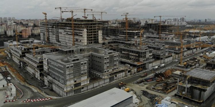 4 hezar karker li Başakşehîrê ketin grevê