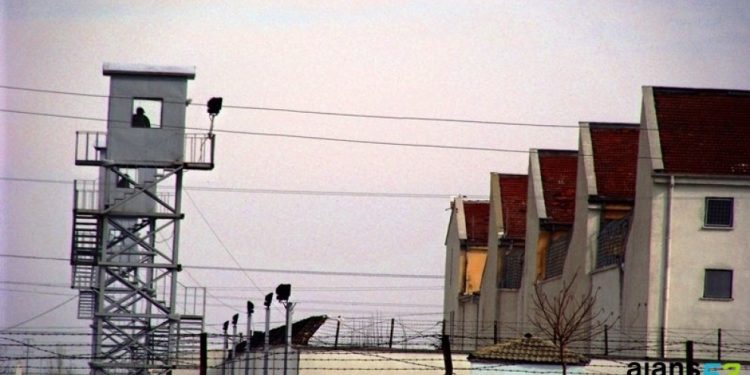 8 Girtiyê din dest bi greva birçîbûnê ya bêdawî û bêdorveger kirin