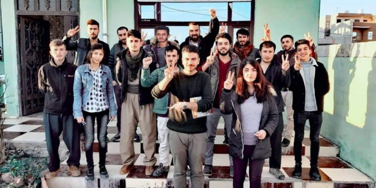 Ciwanên Welatparêz: Em ê hemû baregehan biruxînin