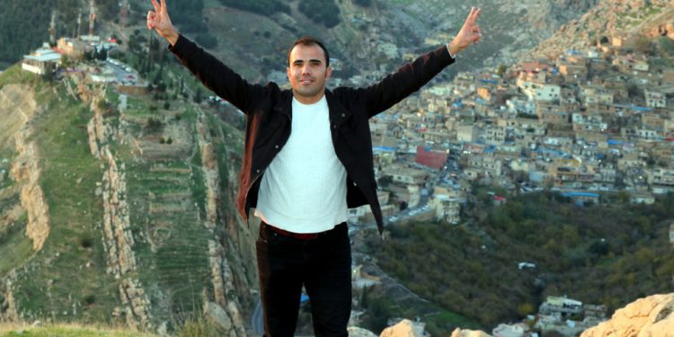 PDK’ê rojnamevanek û du çalakvanên civaka sivîl li Akrê binçavkir