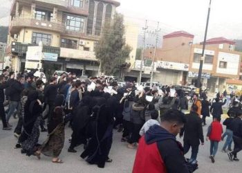 LEZGÎN- Gelê Başur rabû serhildanê û baregaha Tirk şewitand