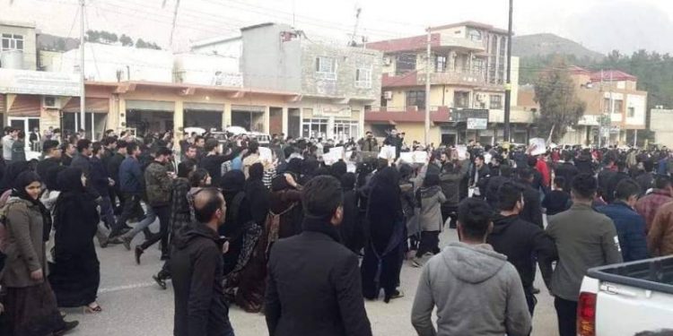 LEZGÎN- Gelê Başur rabû serhildanê û baregaha Tirk şewitand