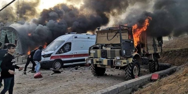 LEZGÎN- Gelê Başur rabû serhildanê û baregaha Tirk şewitand