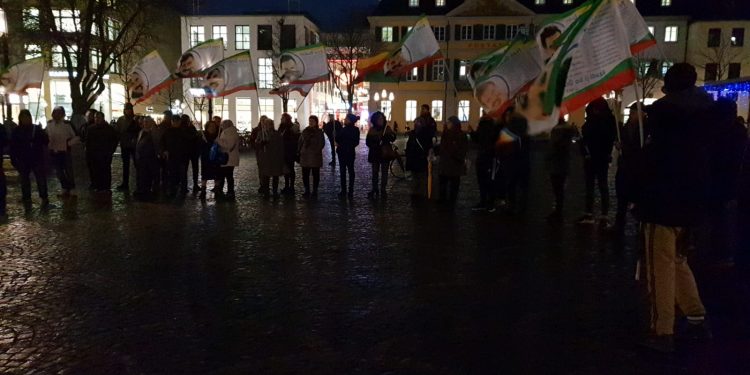 Tevgera Ciwanên Şoreşger li dijî tecrîdê çalakiyek li dar xistin