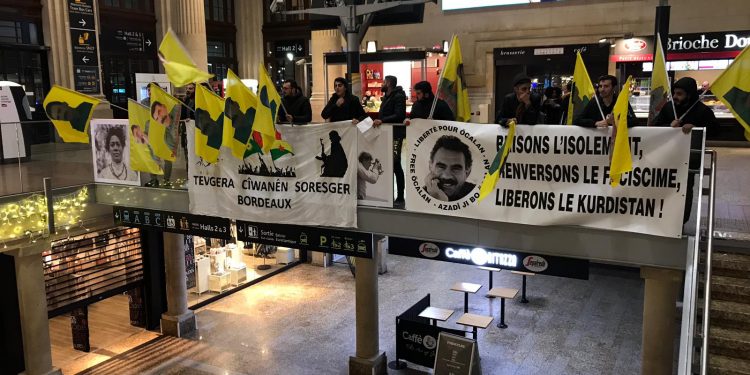 Li Bordeauxê Ciwanên Kurd çalakiya bêîteatiya sivîl pêk anîn-Nû Bû