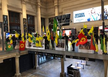 Ji Endamên Tevgera Ciwanên Şoreşger li Bordeoux’ê li dijî tecrîdê çalakî