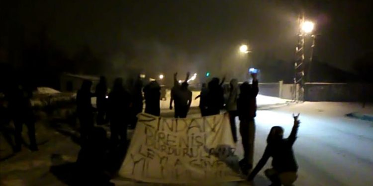 Ciwanên Wan’ê li dijî tecrîdê daketin qadan