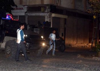 Jİ Ciwanên Amed’ê li dijî polêsên dagirkeriyê çalakî