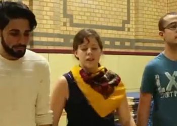 Ciwanên Enternasyonal fêrî çanda Kurdan dibin